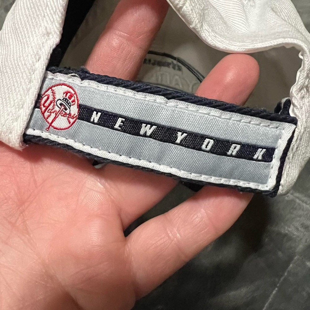Yankees hat - Picture 2 of 7
